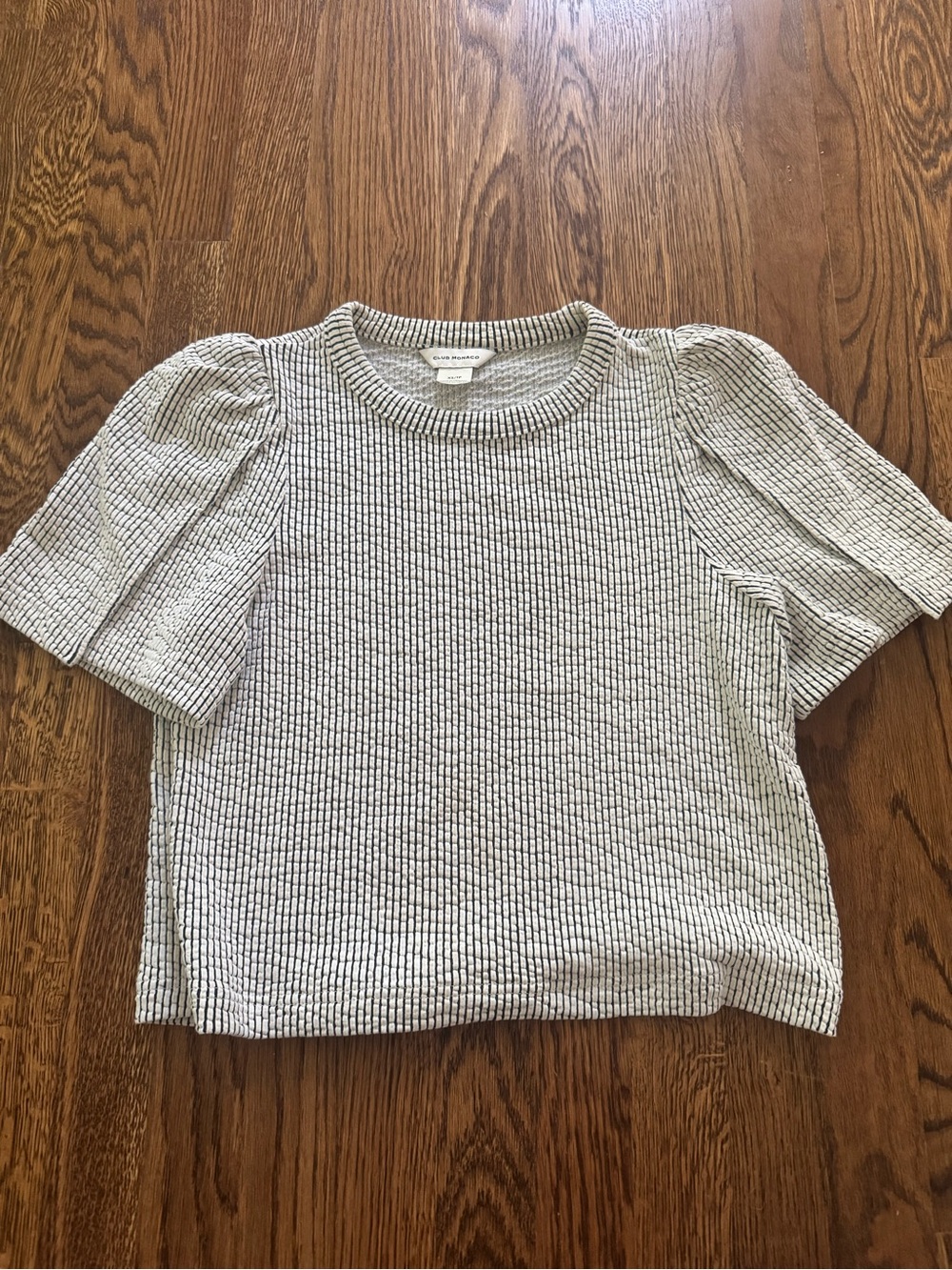 Like new! Puff Sleeve Textured Club Monaco Top - White/Black